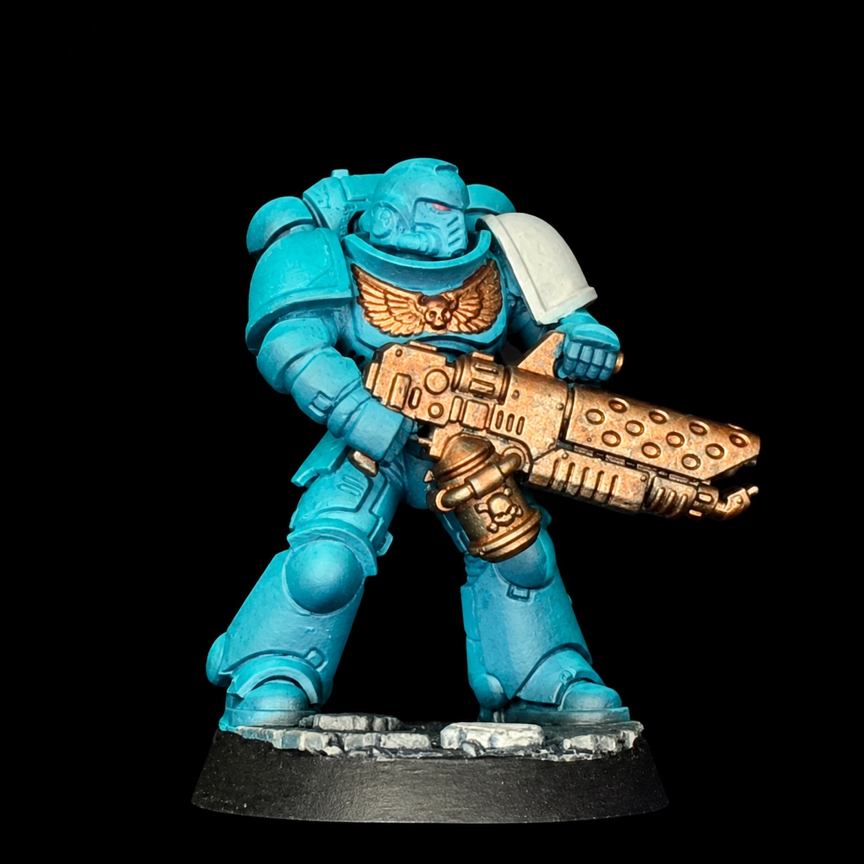The same miniature painted at Tournament Ready level